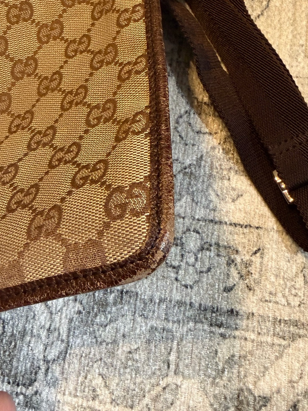Gucci Brown GG Canvas Messenger Crossbody with Dark Brown Trim - Picture 2 of 5